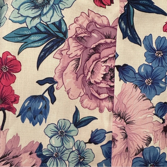 Floral Romper with back zipper - Picture 4 of 6